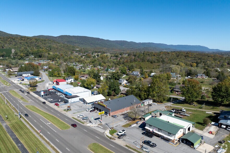 More Photos Of 7006 Cumberland Gap Pky, Harrogate General Retail For Sale