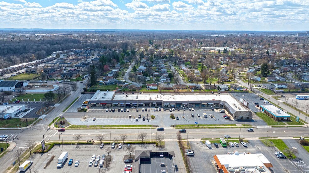 More Photos Of 5091-5139 E Main St, Columbus Storefront For Lease