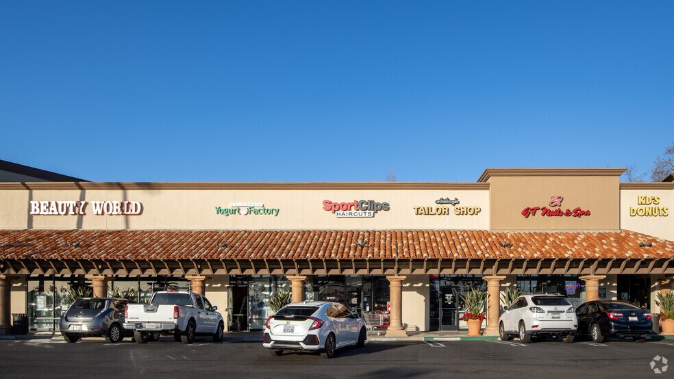 More Photos Of 26731-26771 Portola Pky, Foothill Ranch Unknown For Lease