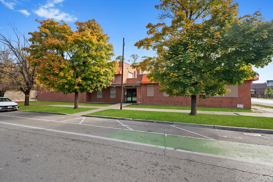 More Photos Of 1155 W 81st St, Chicago Daycare Center For Sale