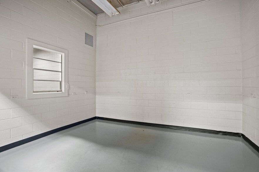 More Photos Of 157 Industrial Dr, King Warehouse For Lease