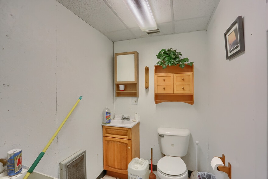 More Photos Of 97 Helen St, McKees Rocks Warehouse For Sale