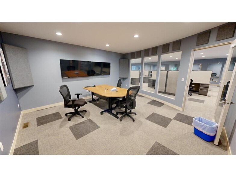 More Photos Of 768 N Creek Dr, Willmar Flex For Sale