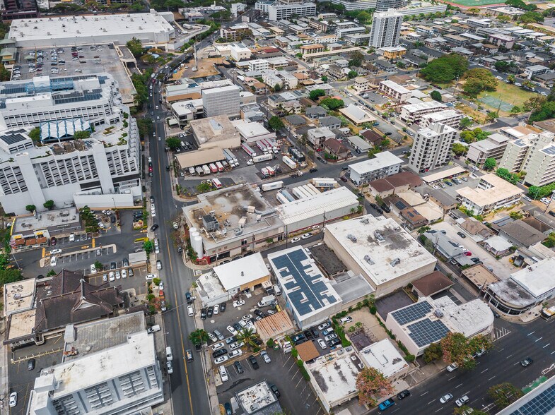 More Photos Of 824 Sheridan St, Honolulu Warehouse For Lease