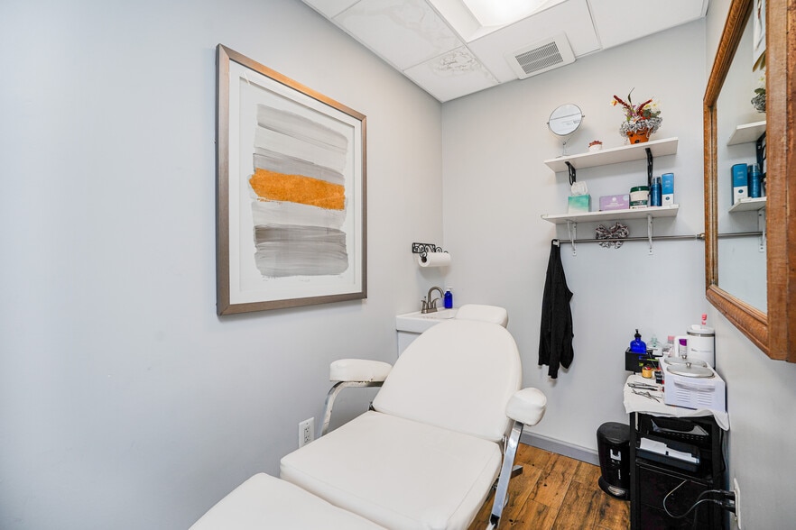 More Photos Of 1605 Forest Ave, Staten Island Storefront Retail Office For Sale