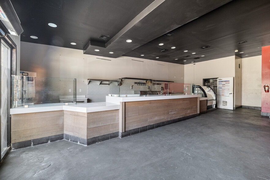 More Photos Of 834 S La Brea Ave, Los Angeles Storefront For Lease