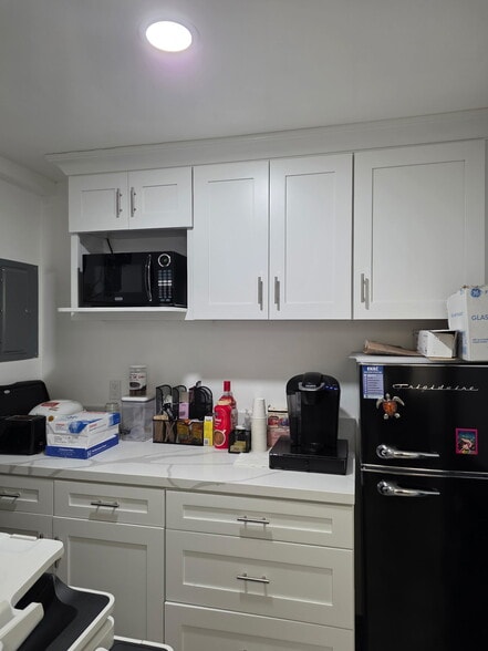 More Photos Of 2-72 N Central Ave, Upland Warehouse For Sale