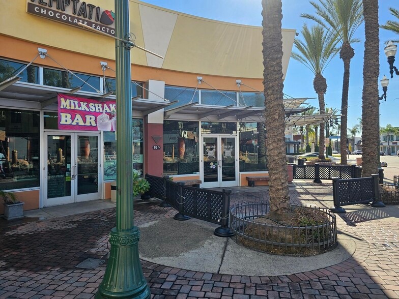 More Photos Of 15 E Main St, Alhambra Restaurant For Lease