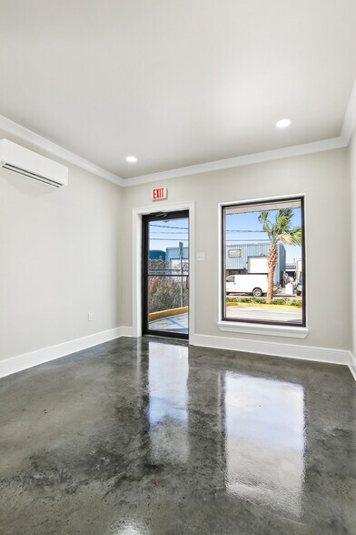 More Photos Of 2326 Helena St, Kenner Industrial For Sale