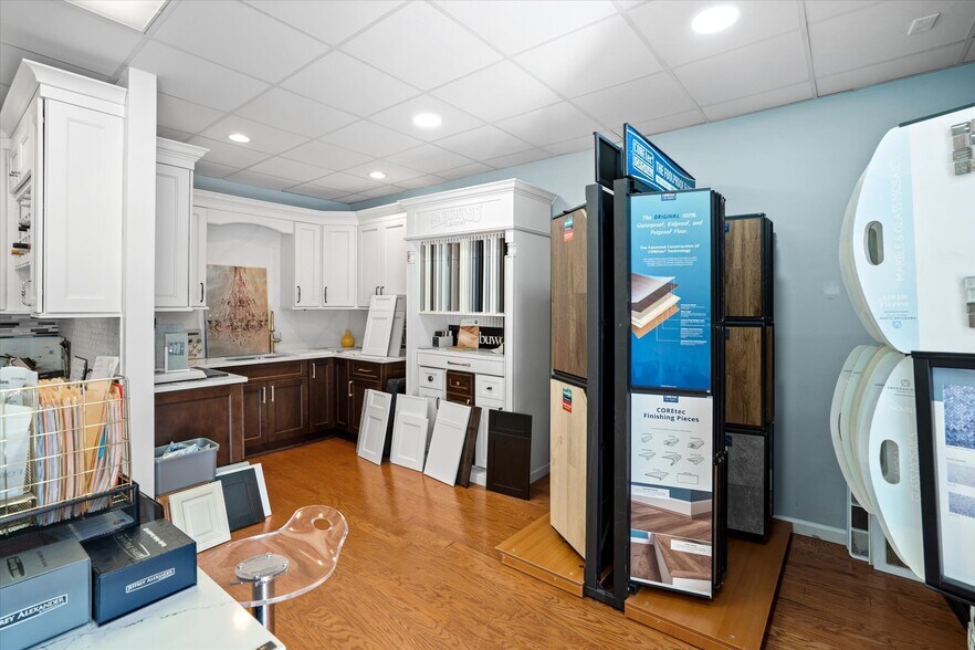 More Photos Of 610 Bear Tavern Rd, Ewing Freestanding For Lease