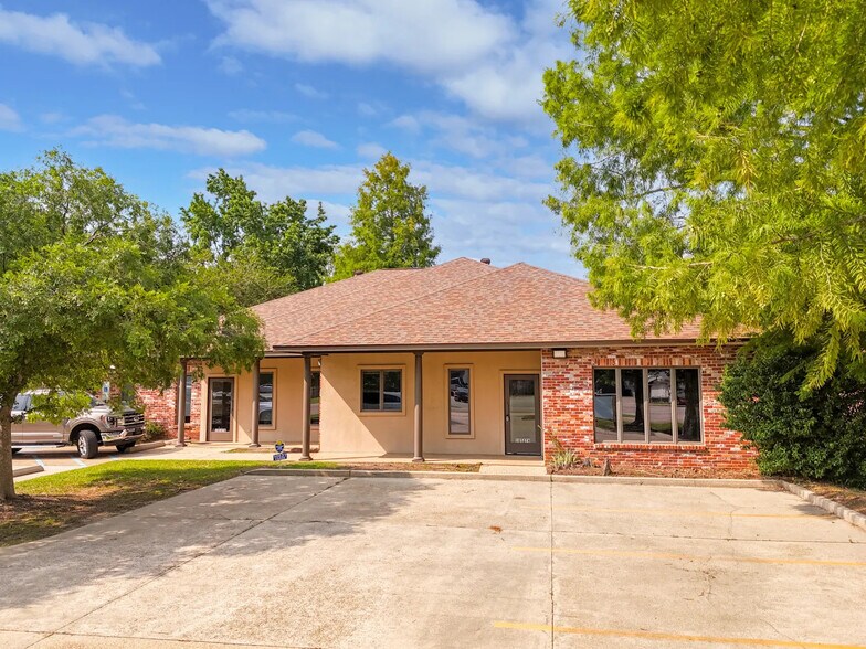 Primary Photo Of 10527 Kentshire Ct, Baton Rouge Office For Lease
