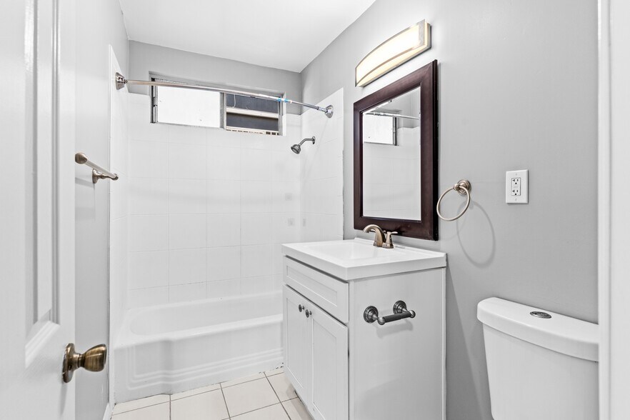 More Photos Of 1106 Pacific Ave, Long Beach Apartments For Sale