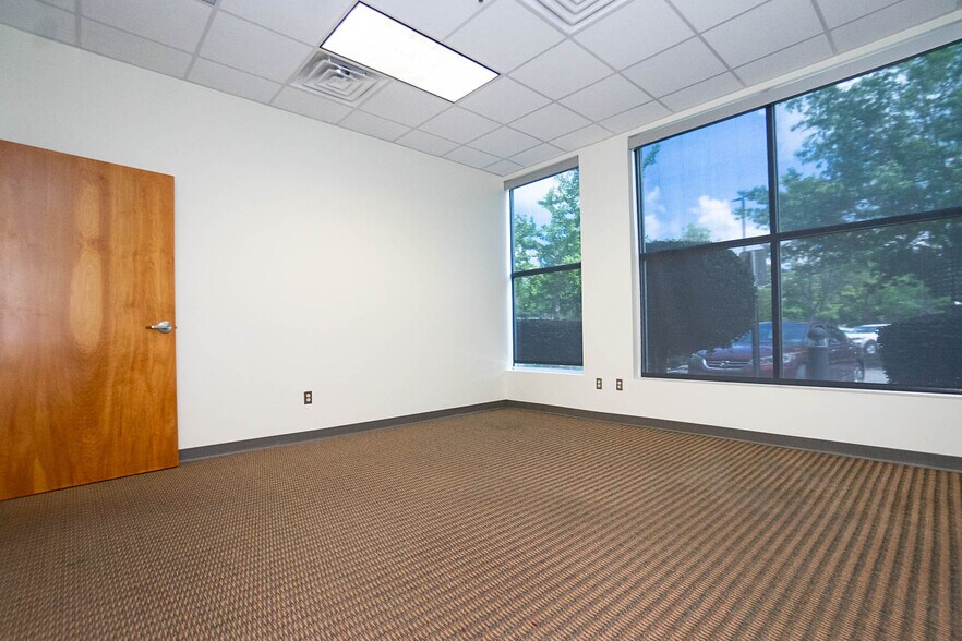 More Photos Of 2470 Daniells Bridge Rd, Athens Office For Sale