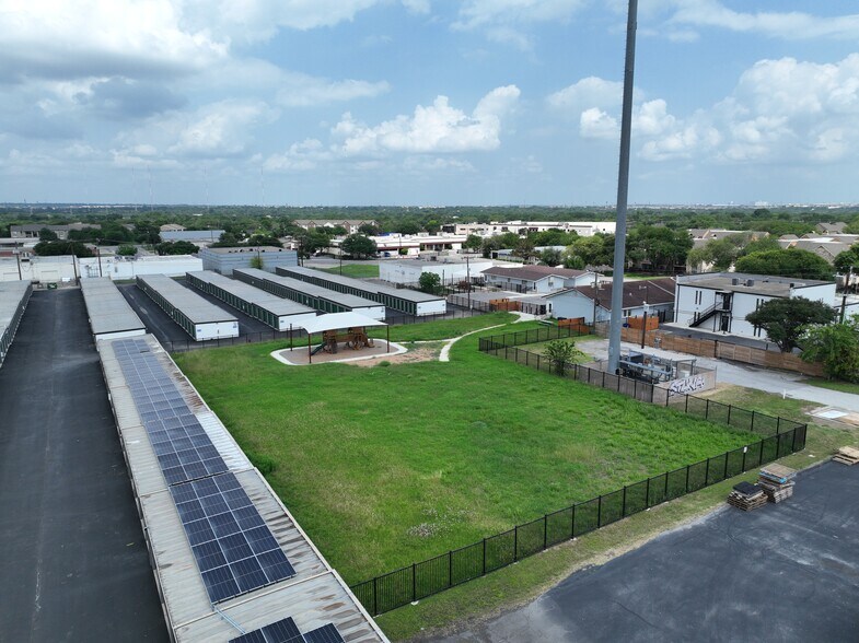 More Photos Of 3427 Northeast Pky, San Antonio Service For Sale