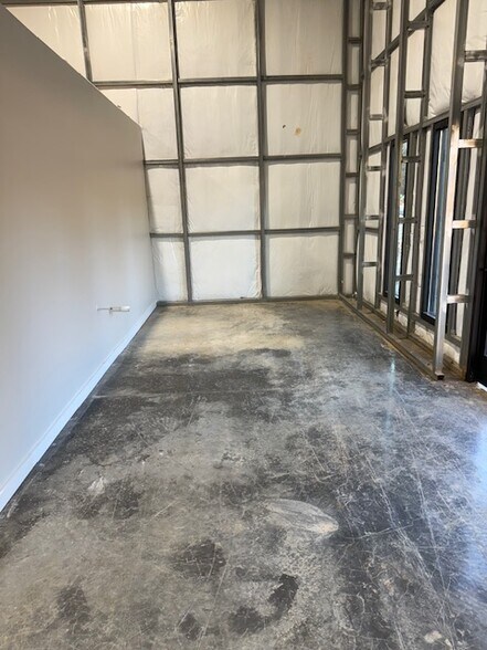 More Photos Of 8704 Valley Falls rd, Boiling Springs Flex For Lease