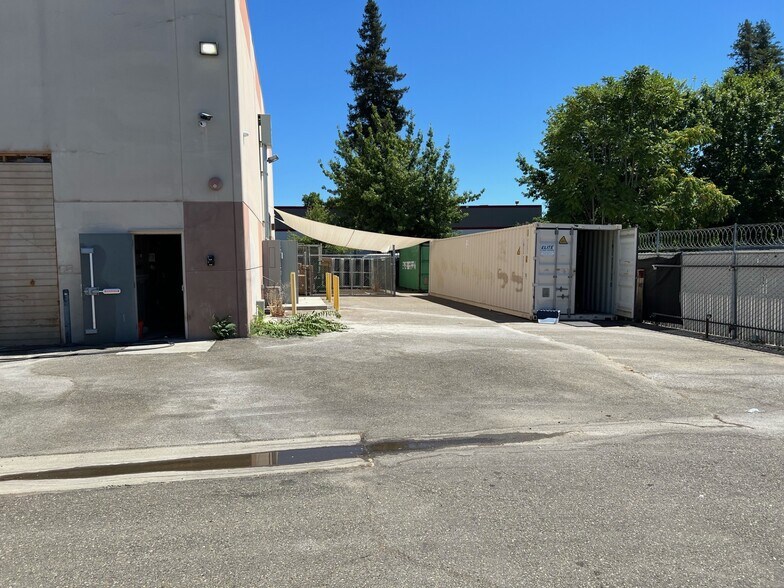 More Photos Of 1030 N D St, Sacramento Light Manufacturing For Lease