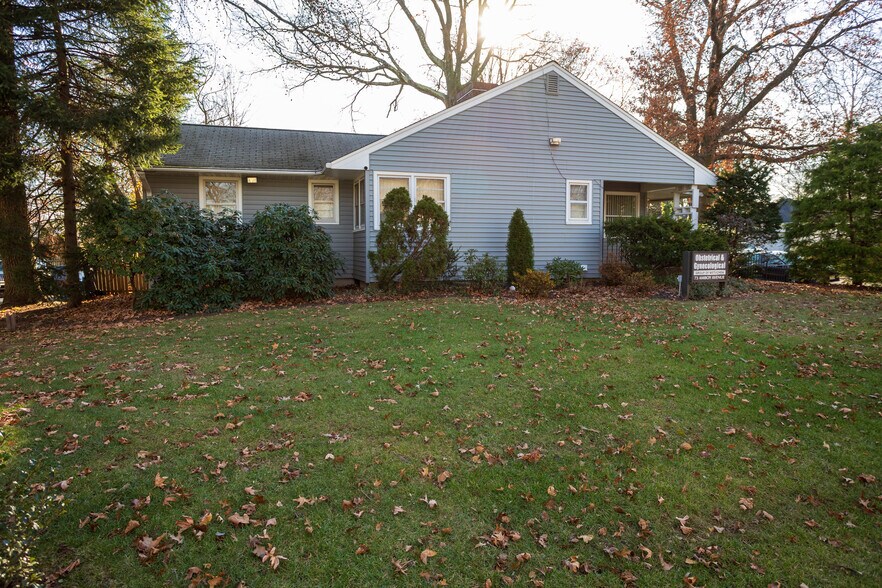More Photos Of 73 Amboy Ave, Metuchen Medical For Sale