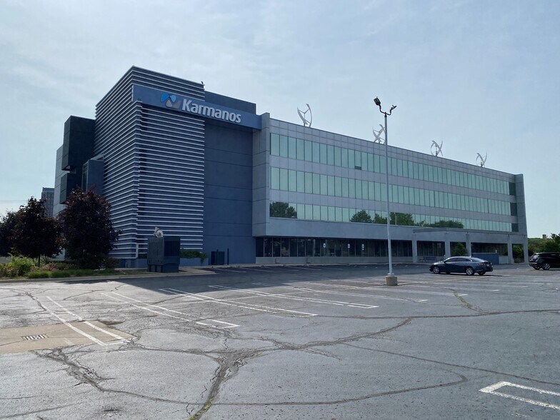 More Photos Of 26700 Lahser Rd, Southfield Office For Lease