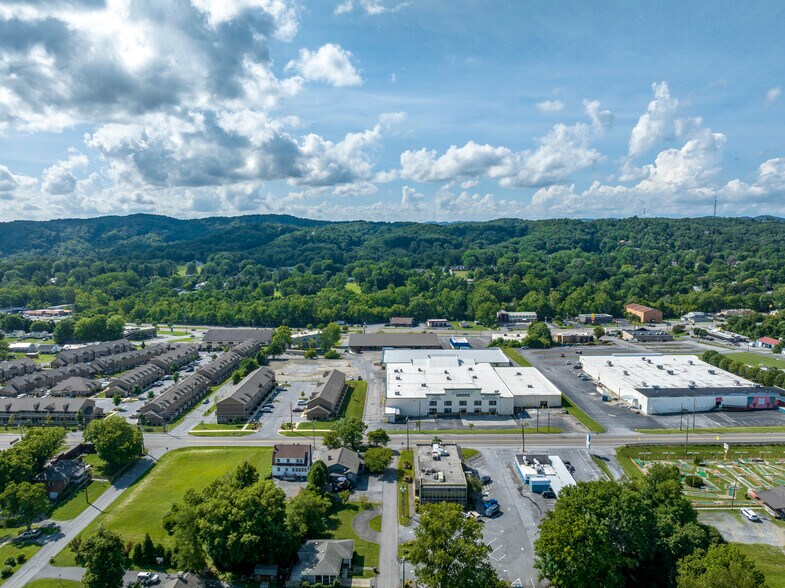 More Photos Of 337 Bluff City Hwy, Bristol Office For Sale