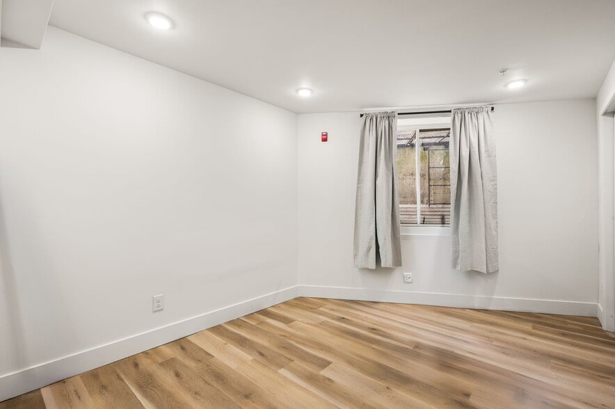 More Photos Of 4921 Chester Ave, Philadelphia Multifamily For Sale