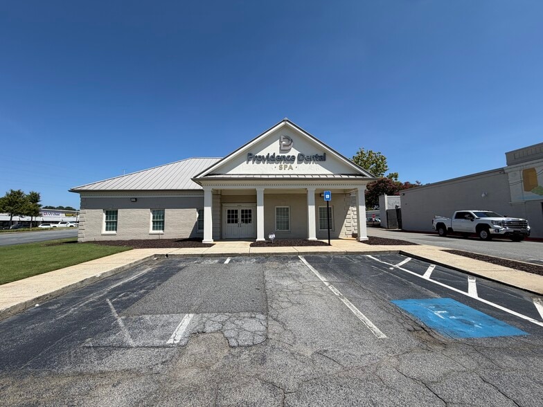 Primary Photo Of 670 Johnson Ferry Rd, Marietta Medical For Lease