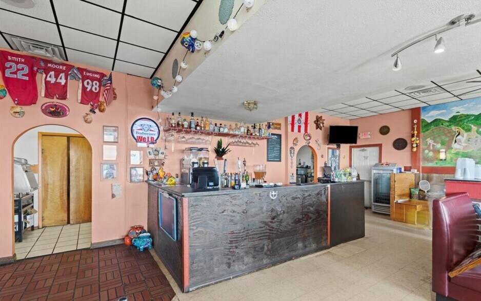 More Photos Of 1909 N Service Rd E, Saint Clair Freestanding For Sale