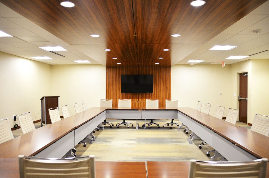 More Photos Of 2101 Rexford Rd, Charlotte Office For Lease