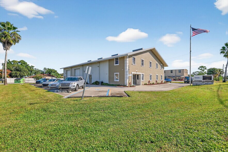More Photos Of 15925 Old Us Highway 441, Tavares Warehouse For Lease