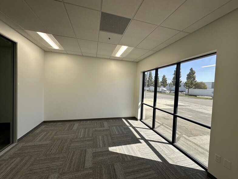 More Photos Of 14385 Industry Cir, La Mirada Warehouse For Lease