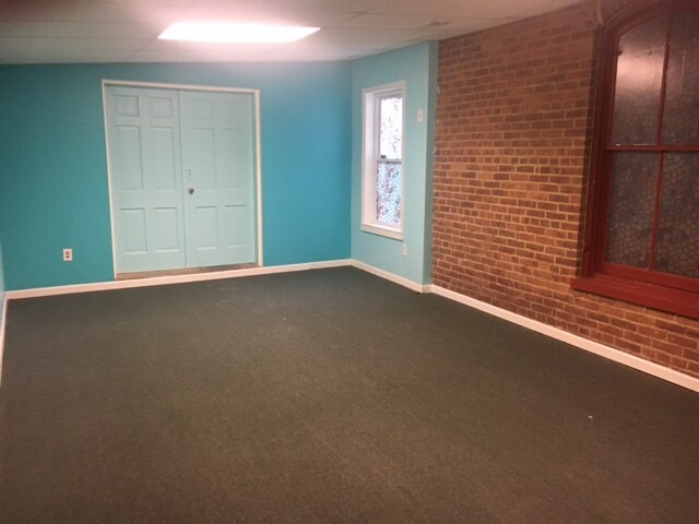 More Photos Of 121-125 N Main St, Woodstock Storefront Retail Residential For Sale