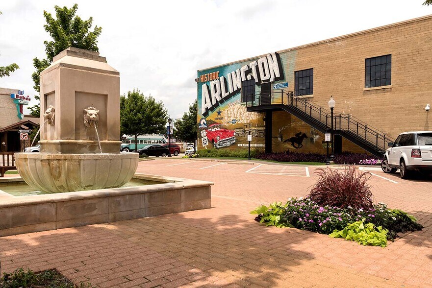 More Photos Of 255 N Center St, Arlington Loft Creative Space For Lease