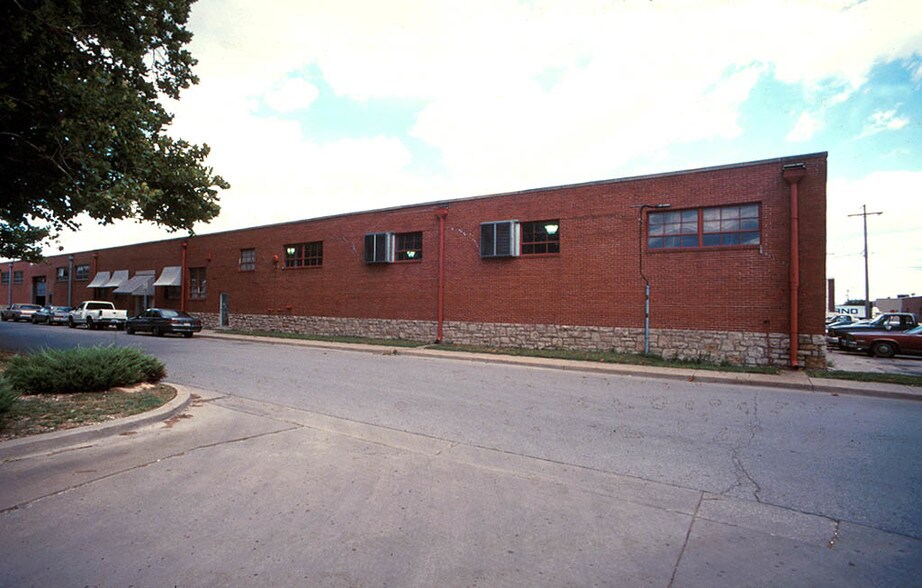 More Photos Of 1313 Atlantic Ave, North Kansas City Warehouse For Lease