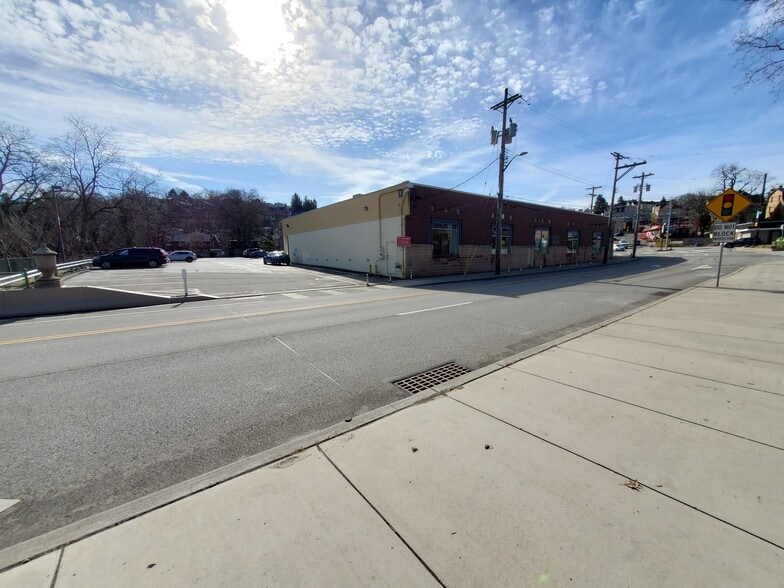 More Photos Of 4070 Beechwood Blvd, Pittsburgh Storefront For Sale