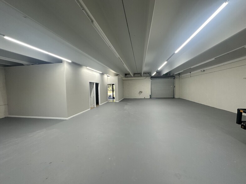 More Photos Of 325 New Neely Ferry Rd, Mauldin Warehouse For Lease