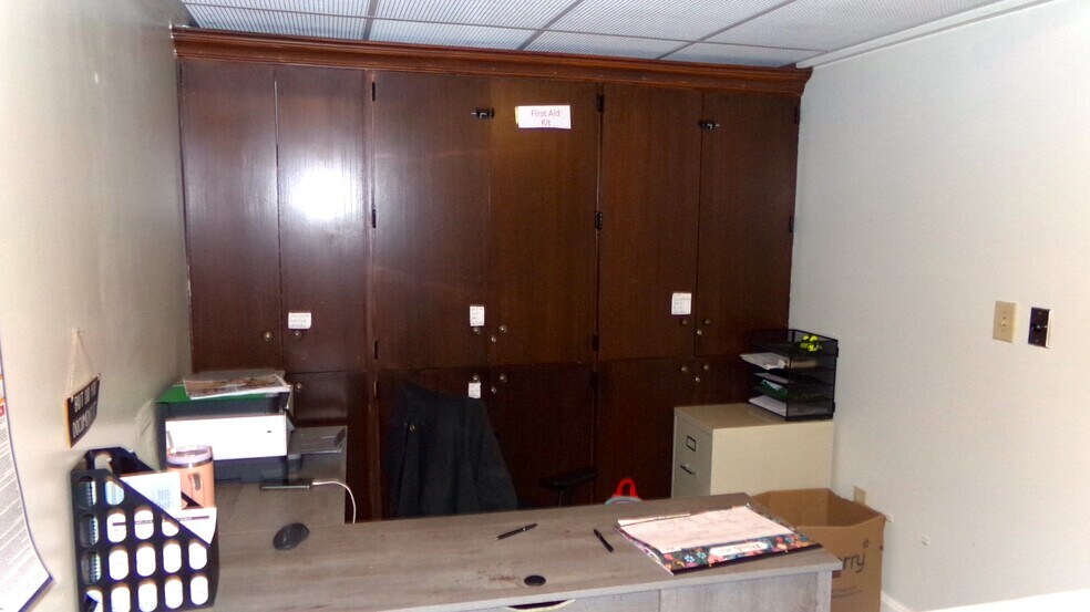 More Photos Of 2185 Highway 127 S, Owenton Office For Sale
