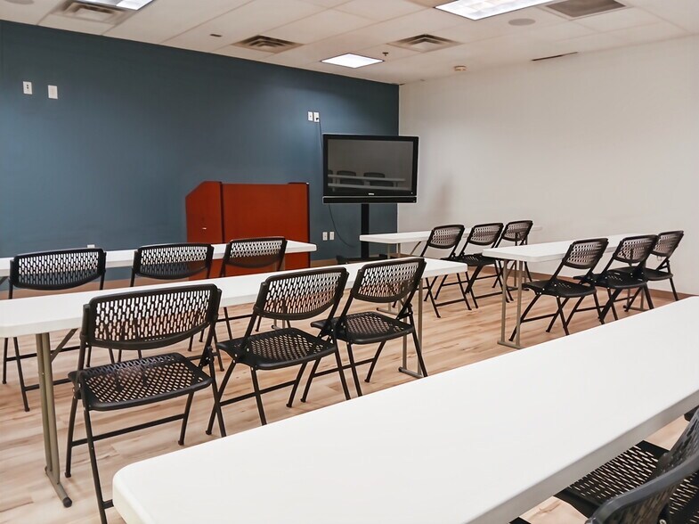 More Photos Of 16930 E Palisades Blvd, Fountain Hills Coworking Space
