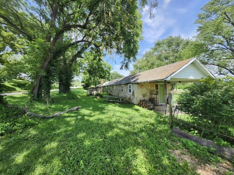 More Photos Of 1303 US-63, Cabool Apartments For Sale