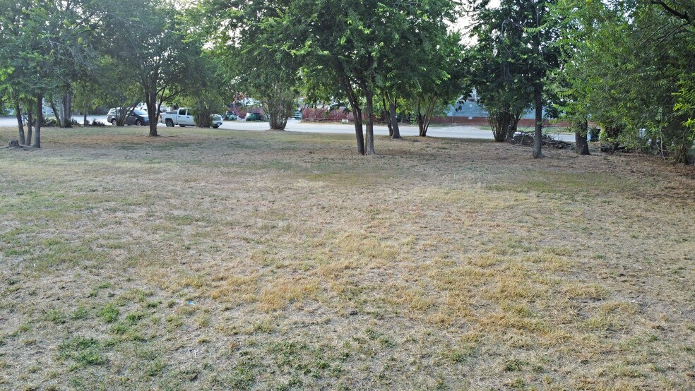 More Photos Of 962 S Castell Ave, New Braunfels Land For Sale