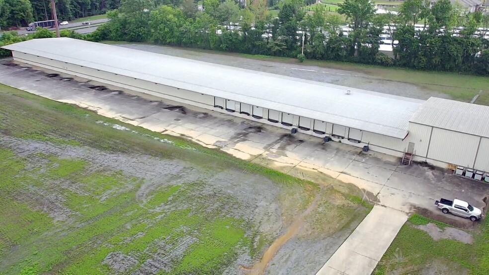 Primary Photo Of 325 Lovers Lane Rd SE, Calhoun Truck Terminal For Sale