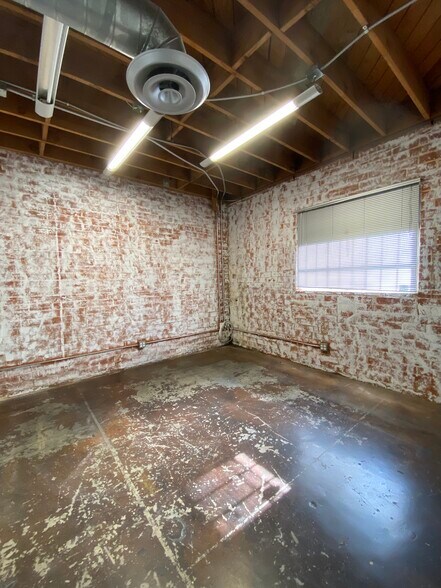 More Photos Of 2233 Barry Ave, Los Angeles Warehouse For Lease