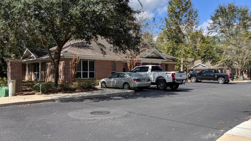 More Photos Of 2573 Barrington Cir, Tallahassee Office For Lease