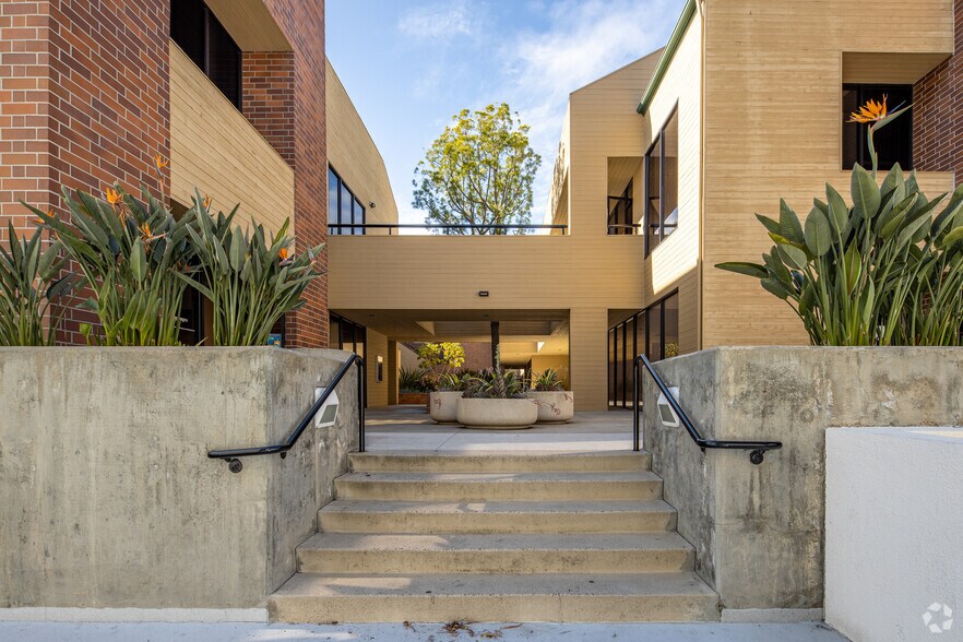 More Photos Of 18818 Teller Ave, Irvine Office For Lease