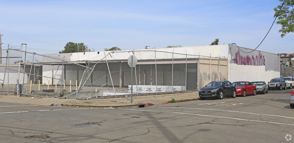 More Photos Of 2400 Filbert St, Oakland Warehouse For Lease