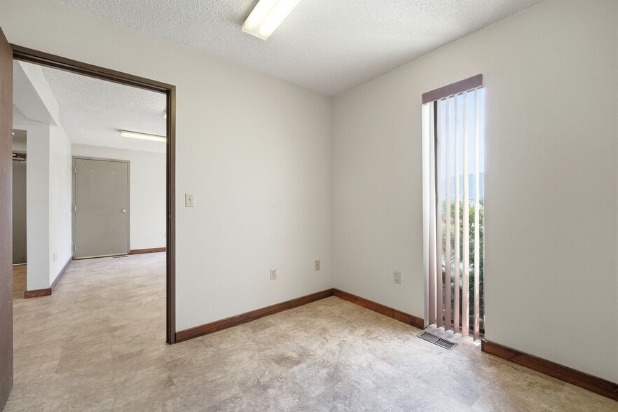 More Photos Of 3435 Kimball Cir, Colorado Springs Service For Lease