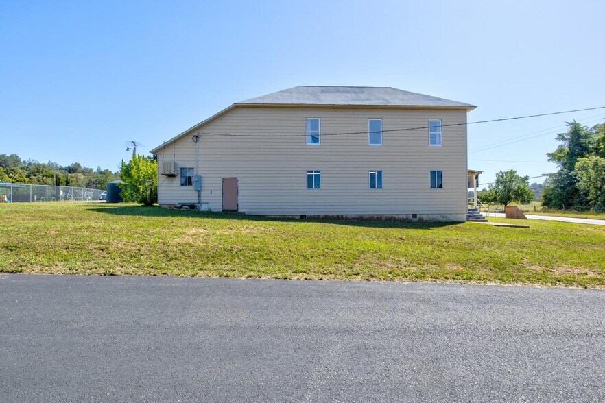 More Photos Of 7672 S Shingle Rd, Shingle Springs General Retail For Sale