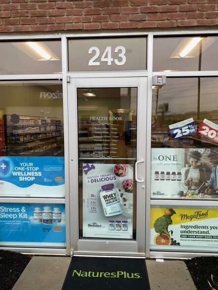 More Photos Of 243 Eastern Blvd N, Hagerstown General Retail For Lease