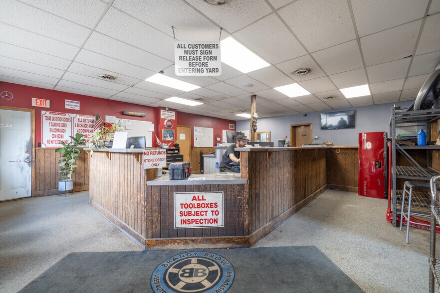 More Photos Of 89 Newton Rd, Plaistow Industrial For Sale