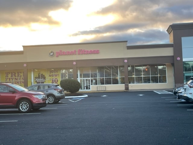 More Photos Of 265 Ellington Rd, East Hartford General Retail For Lease