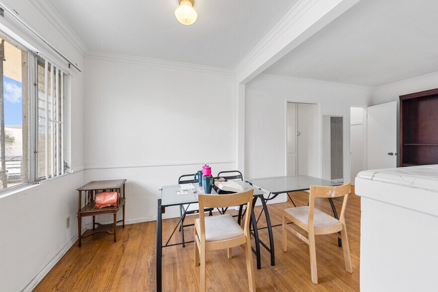 More Photos Of 8536 Saturn St, Los Angeles Apartments For Sale