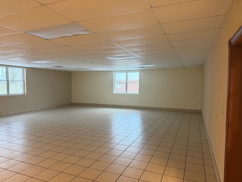 More Photos Of 11233 Lagrange Rd, Elyria Specialty For Sale